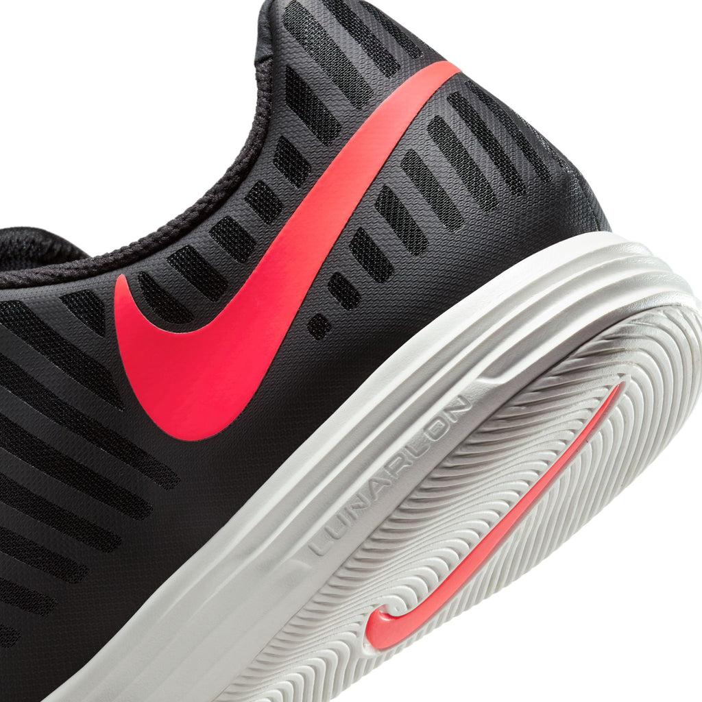 Nike Lunargato II Indoor/Court Low-Top Soccer Shoes